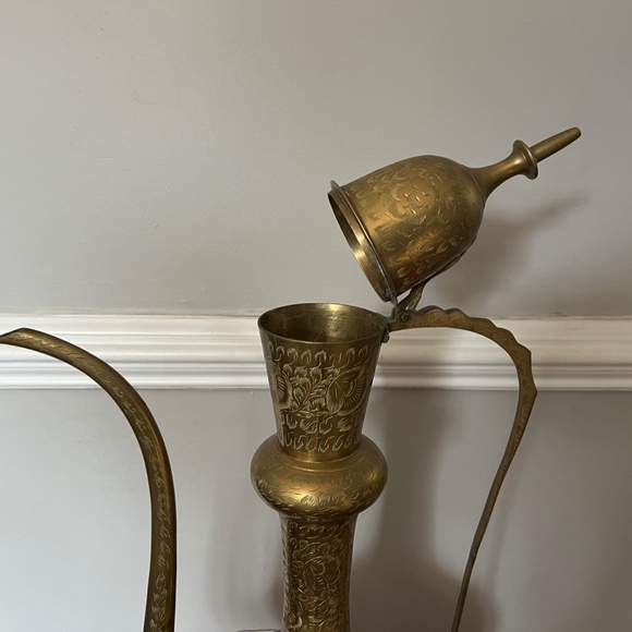 Extra large brass pitcher - Picture 3 of 9